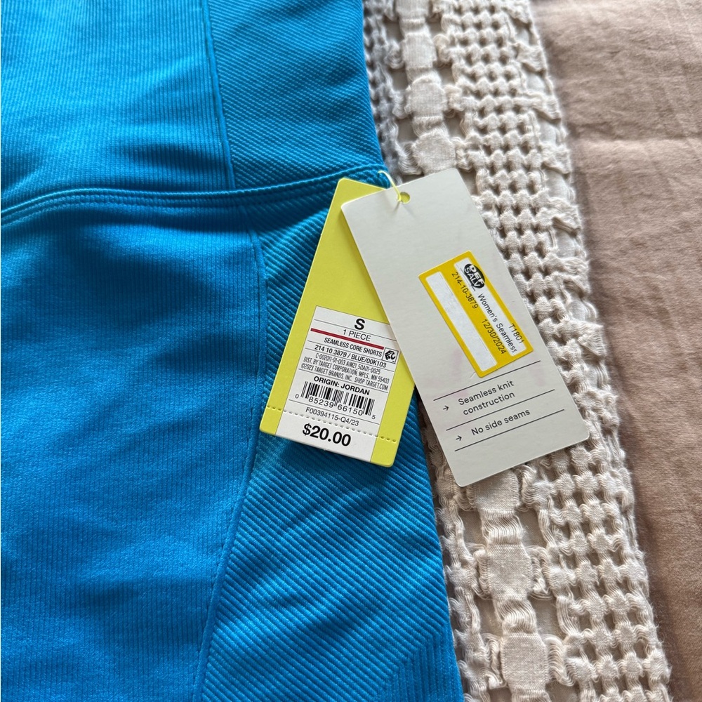 NEW All in Motion Women's Blue Seamless Bike Shorts - Picture 2 of 6